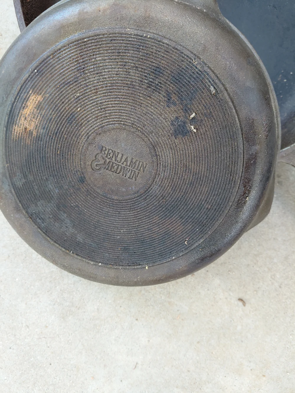 Classic Cast Iron Skillet - Black